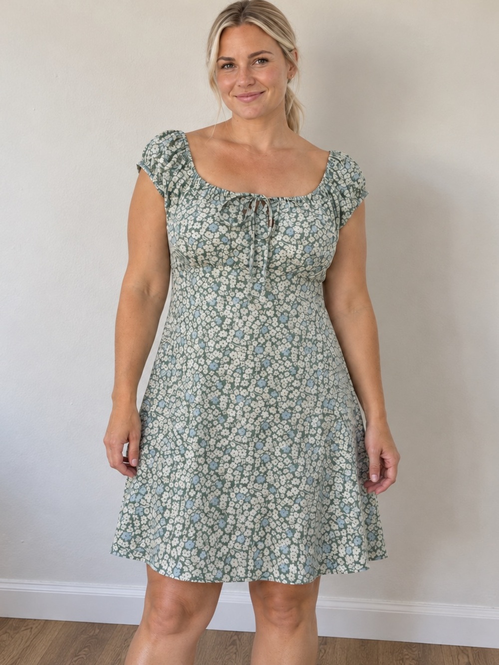 Levi’s Sage Green Floral Tie Neck Cap Sleeve A-Line Mini Dress